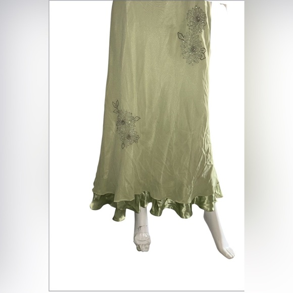 Donna Ricco
100% Silk Donna Ricco  Green Maxi Dress with Floral Embroidery sz 10 - Picture 4 of 10